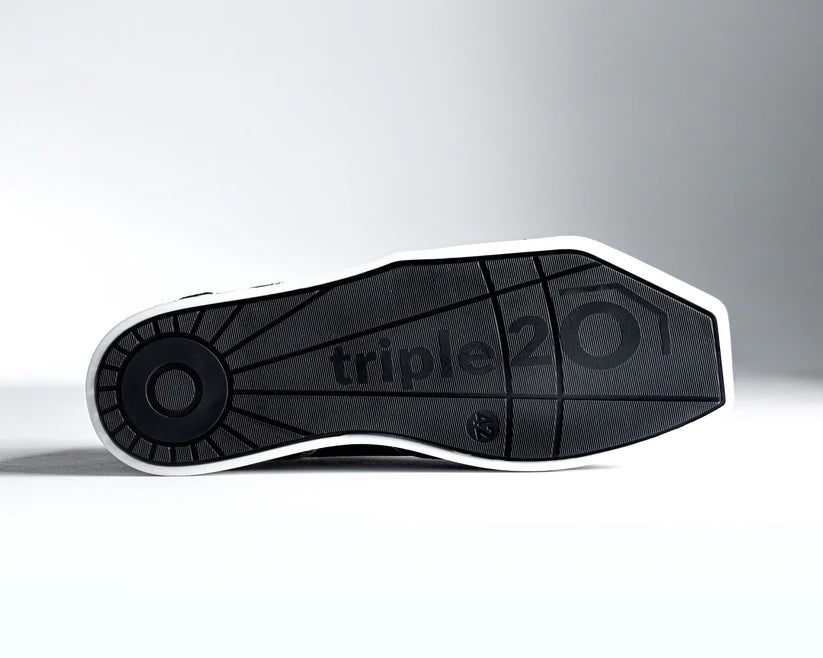 WHITE/BLACK FULL LEATHER DARTS SHOE